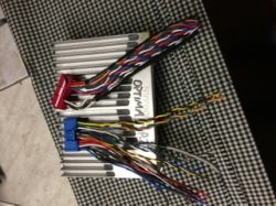 Harman 96370-D4300 - Szukam rozpiski wtyczek do wzmacniacza