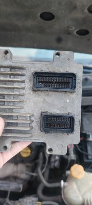 Sterownik ECM z dwoma złączami do Opel Corsa D
