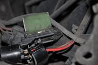 Opel Astra G - Jak sprawdzić i naprawić uszkodzoną opornicę wentylatora?