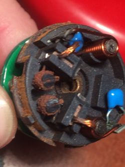 Klapa Skoda Superb 2 3T5 2011 ręcznie trzeba otwierać