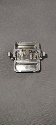 VW Golf 3 1.6 1996 - Potrzebny opis pinów przełącznika szyb