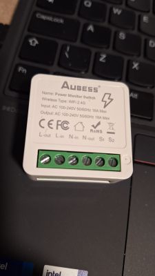 Aubess power monitor switch on a keyboard