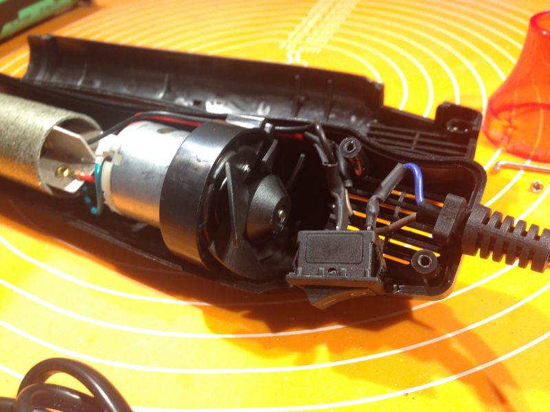 Zastosowanie Gorącej Wiatrówki do obkurczania koszulek termokurczliwych ;)