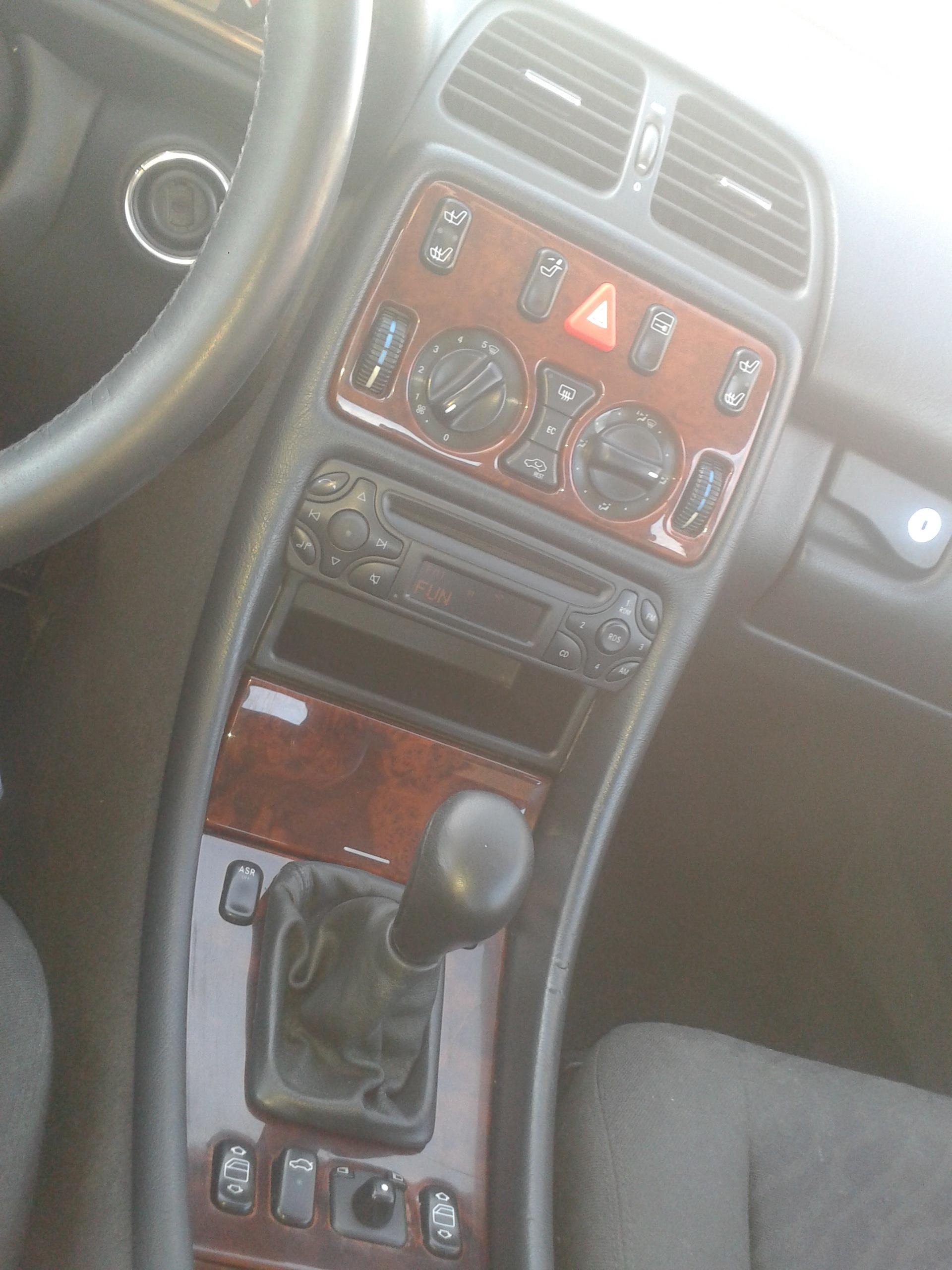 BECKER Mercedes Audio 10 Brak podswietlenia przyciskow radia