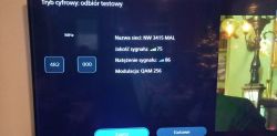 Ekran telewizora z informacjami o sygnale cyfrowym DVB-T na częstotliwości 482 MHz