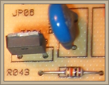 Whirlpool ADP 4546 - Uszkodzony triak T4 0560 i rezystory R043 i R042