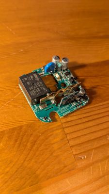 CATA CT-4010 PCB with exposed electronic components after disassembly