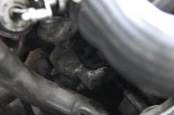 Skoda octavia I 1.9 TDI 110 KM - Łapa silnika oderwała się od mocowania.