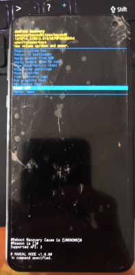 Ekran trybu recovery na uszkodzonym telefonie Samsung Galaxy S10e z widocznymi opcjami systemowymi