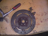 Fiat 126p 99r. - Szarpanie przy ruszaniu, uszkodzona tuleja wałka sprzęgłowego?