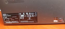 Zdjęcie etykiety obudowy komputera Lenovo Ideacentre 720-18asu, pokazujące specyfikacje techniczne.