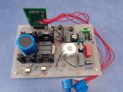 Autotransformator elektroniczny z regulowanym napięciem i częstotliwością