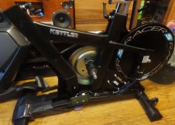 Naprawa i kalibracja hamowania magnetycznego w rowerze stacjonarnym Kettler Racer S