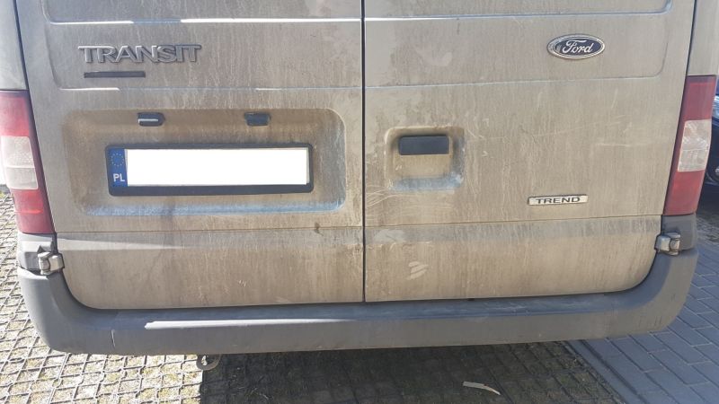 Ford Transit - Oświetlenie wewnętrzne i podświetlenie tablicy na tylne nie dział