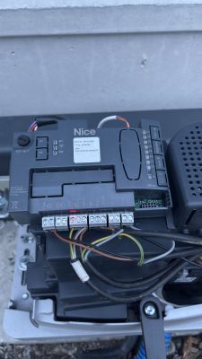 Ezviz HP7 i Nice Robus 600 - czemu brama nie otwiera się z monitora?
