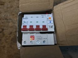 Three-phase Tuya Energy Meter in Box Three-phase Tuya energy meter in packaging.