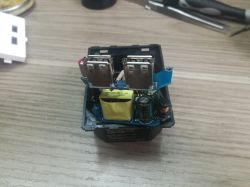 Gniazdo 230V + 2x USB - prośba o podanie wartości R17. Gniazdo 230V + 2x USB - prośba o podanie wartości R17.