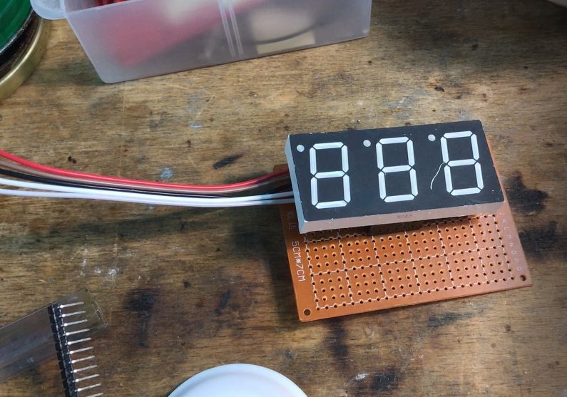 Termometr/higrometr na PIC18F i AHT20 krok po kroku - DIY od zera - część 1