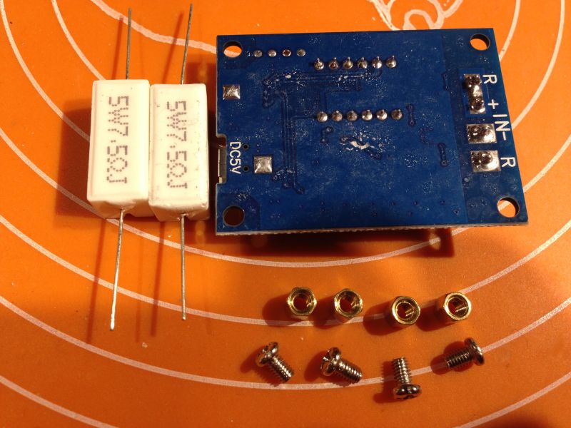 Prosty do bólu tester pojemności akumulatorów Li-Ion za 2 zł. Spostrzeżenia i sposób pomiaru.