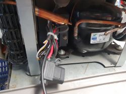 Lodówka turystyczna 45l z kompresorem - błąd f7, niewłaściwa praca termistora 560 NTC 10k Ohm