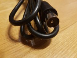 Jak podłączyć antenę zewnętrzną do wieży o tym samym wtyku?