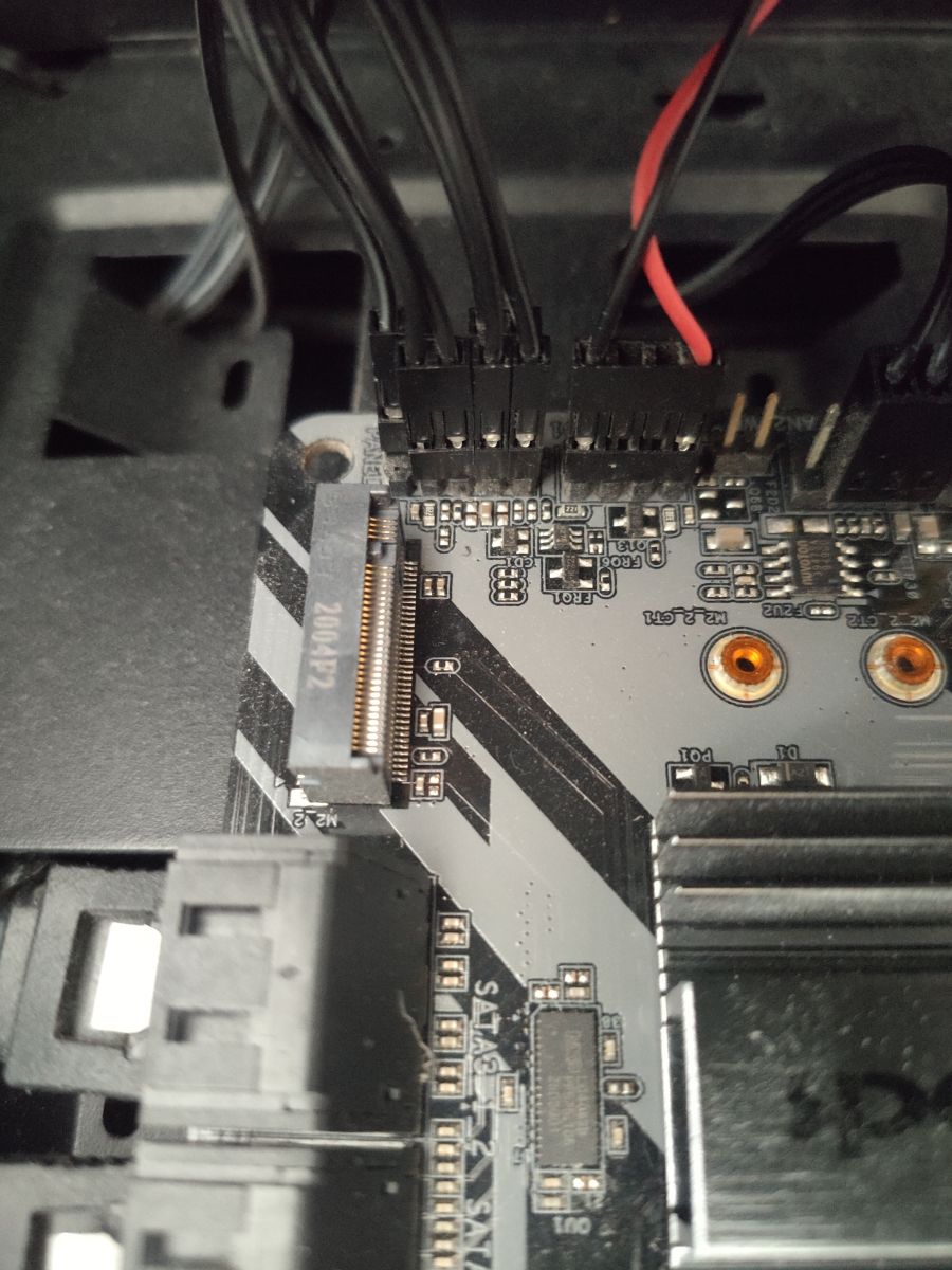 PC nie startuje po czyszczeniu i wymianie pasty CPU, reset CMOS pomaga