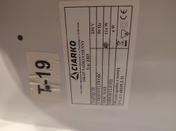 Tabliczka znamionowa okapu kuchennego Ciarko typ ZRD z danymi technicznymi.