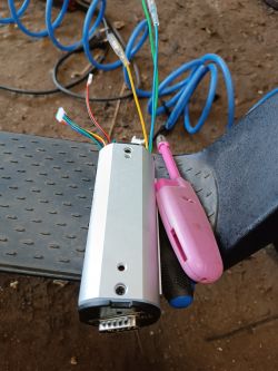 Naprawa, brak reakcji na włącznik po wymianie złącza baterii - Hulajnoga Blaupunkt Esc910