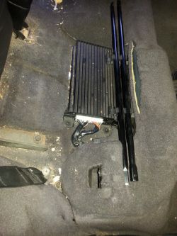 Jeep Grand Cherokee (1999 - 2000) - How to connect another radio?