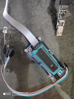 Atmega16A - PU: Brak reakcji na komendę 'delay' przy miganie diody, DIP-40, USBasp