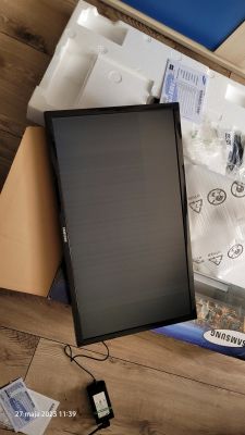 Uszkodzony monitor Samsung U28E590D - mrugający ekran, kolorowe pionowe linie, serwis w Będzinie
