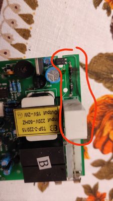 Niszczarka Sunwood SD9360 - Spalony rezystor zabezpieczenia przeciw przeciążeniu?