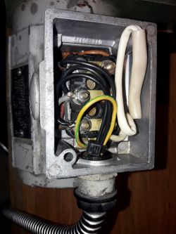 Jeden sterownik kilka silników trójfazowych, sterowanie tylko dwoma fazami