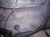 Audi A4 B5 1.8 - Mam pytanie, czy u was w audi jest w tym miejscu...