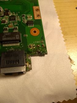 ASUS x54c - zwarcie na płycie przy padzie od bolca gniazda ładowania ASUS x54c - zwarcie na płycie przy padzie od bolca gniazda ładowania