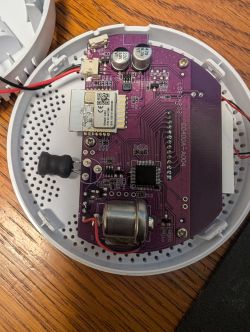Interior of Carbon Monoxide Detector CO400A-A004 Interior of a carbon monoxide detector with visible electronic components.