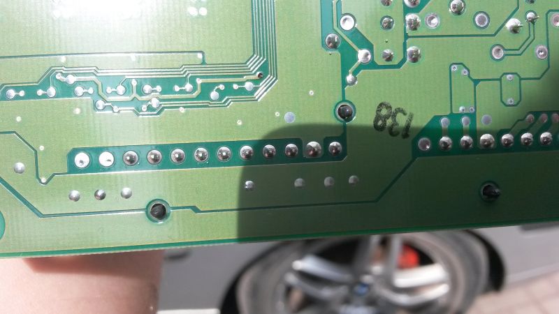 Megane II 2004 - Rear boot lock and rear washer does not work.