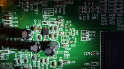 Czy warto kupić tuner TechniSat Digitradio 143 do kolumn Grundiga i Panasonica?