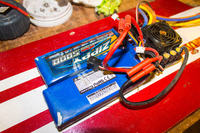 Sterowany radiowo elektryczny longboard