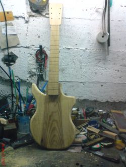 Gitara elekryczna wlasnego pomyslu Gitara elekryczna wlasnego pomyslu