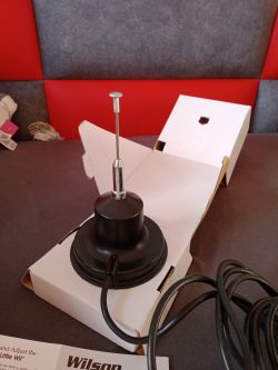 Wilson Little Wil - brak promiennika w komplecie, zakup na OLX, czy to normalne?