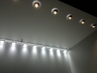 Podświetlany sufit lub panel świetlny LED