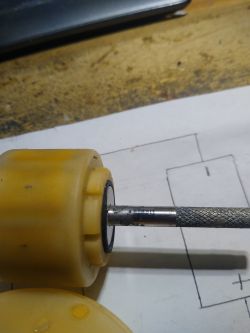 Whirlpool ADG6240: Naprawa pompy myjącej, wymiana łożysk, pomysł z teflonem, pompy z elektroniką