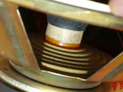 ZGC 30-4-56 jedna kolumna cicho gra. Wzmacniacz