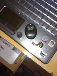 Czy ktoś wie jaki to alarm samochodowy ?