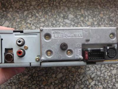 Montaż radia w samochodzie Polonez