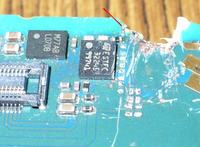 Nokia N70 wyrwany wyłącznik i kilka elementów SMD. Nokia N70 wyrwany wyłącznik i kilka elementów SMD.