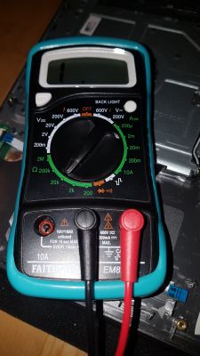 Acer Aspire E5-573 DA0ZRTMB6D0 REV-D: Brak reakcji wyświetlacza i zimny CPU po uruchomieniu