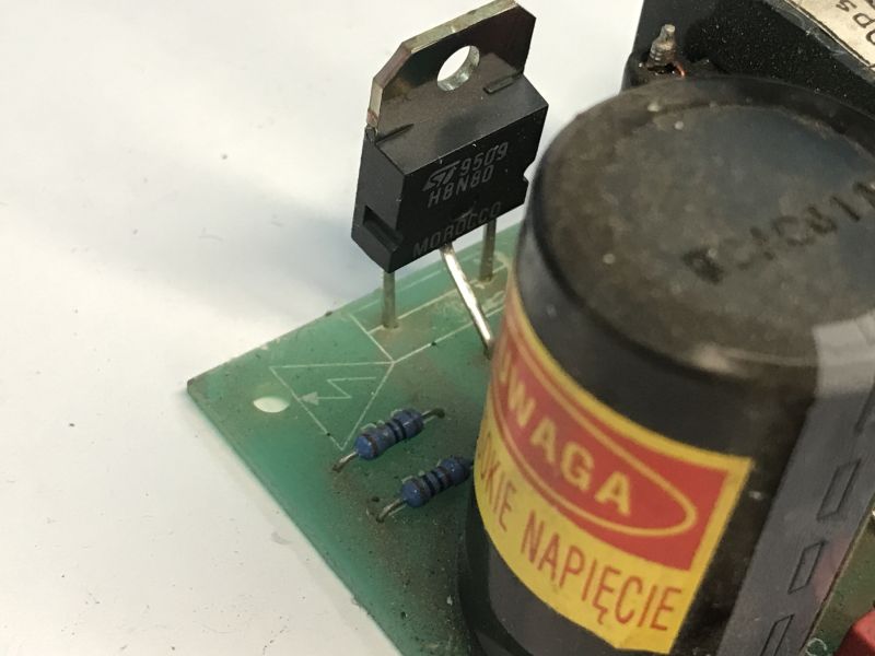 The inside of the Polish retro power supply Polwat PWS-100 RM 24V/4A - has it survived the years of 