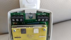Schemat podłączenia czujek Bosch ISP-PPR1-WA16G i Pyronix KX15DT